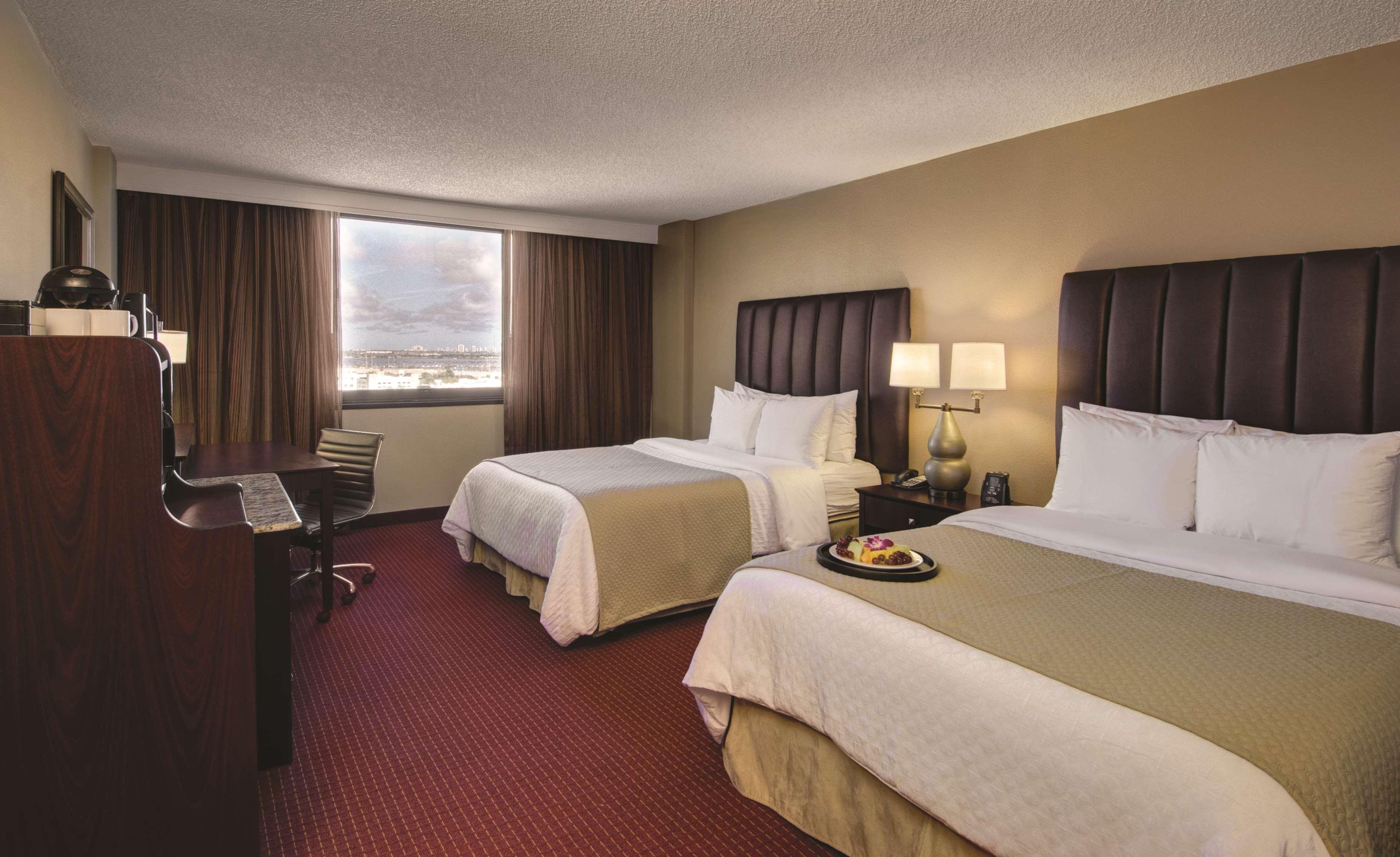 Embassy Suites By Hilton West Palm Beach Central Rum bild